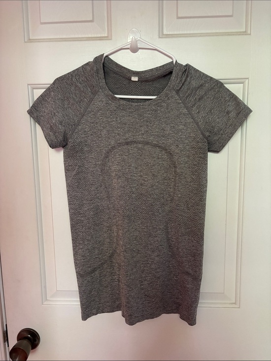lululemon athletica Tops - Lululemon Women's Gray Short-Sleeve Active Tee
